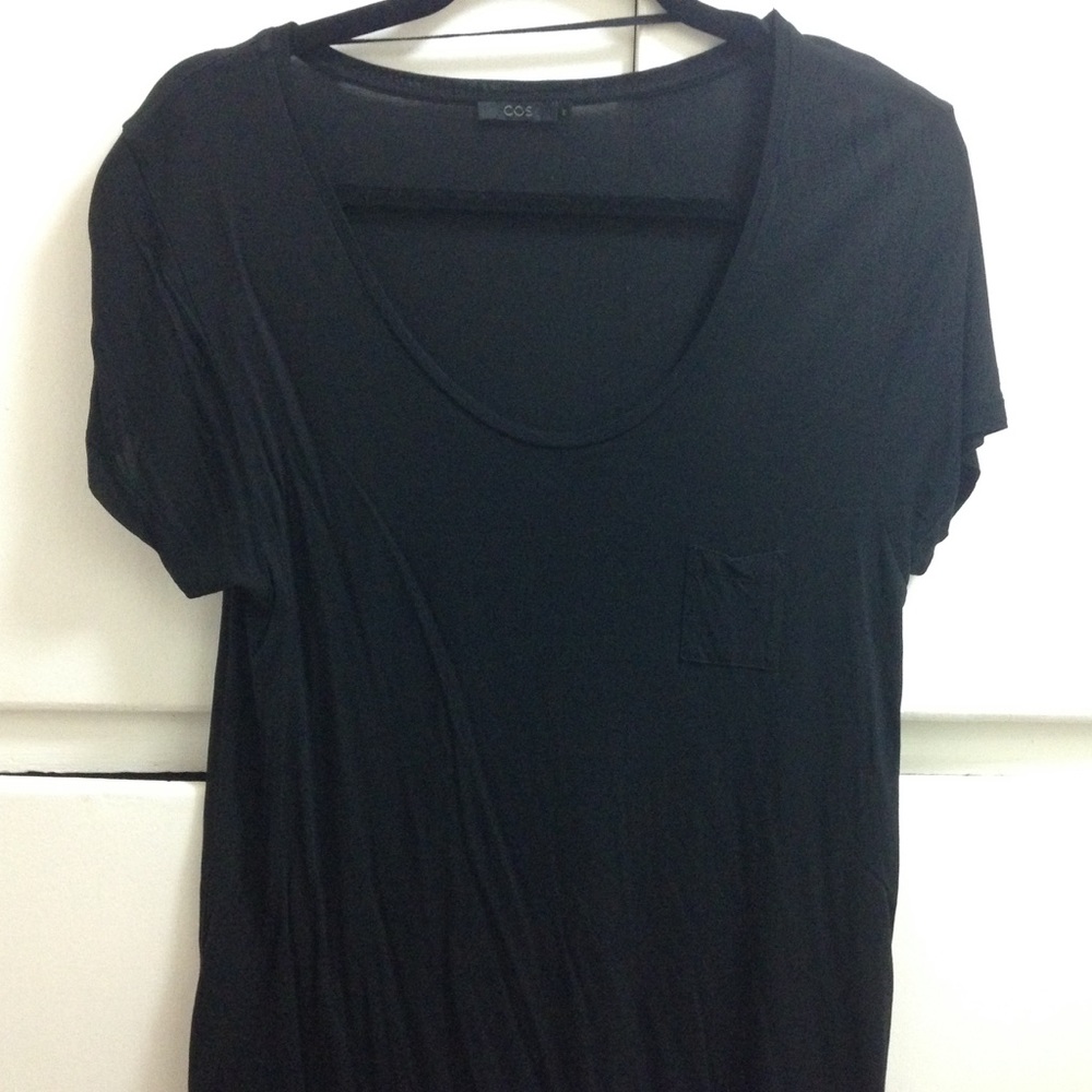 COS Black Tee
